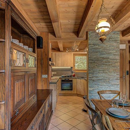 Chalet Blackbushe - Traditional Chalet - Alpes Travel - Sleeps 4-6 Les Houches Luaran gambar