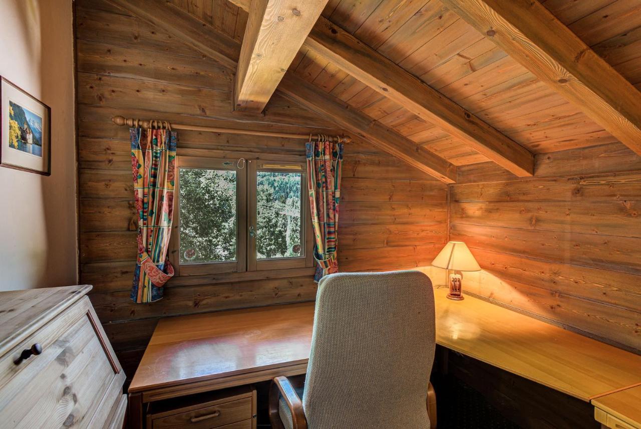 Chalet Blackbushe - Traditional Chalet - Alpes Travel - Sleeps 4-6 Les Houches Luaran gambar