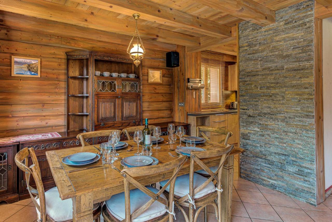 Chalet Blackbushe - Traditional Chalet - Alpes Travel - Sleeps 4-6 Les Houches Luaran gambar
